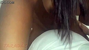 Minha preta SENTANDO gostoso no pau