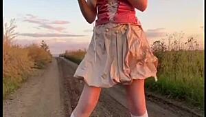 elza kom's sexy dance in lingerie captivates