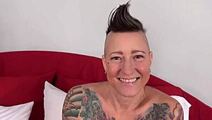 Desperate Amateurs Get Pussies Stretched