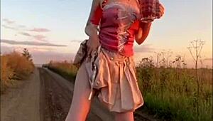 elza kom's sexy dance in lingerie captivates