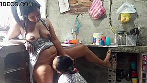 mientras preparo la cena la puta de sandra piensa en sexo con orgasmo