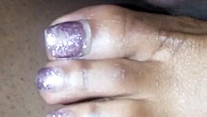 hey wanna see these toes wrapped tight around a throbbing cock?