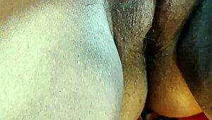 मुझे अपनी देसी भाभी की बालों वाली बड़ी चूत साफ करना पसंद... कभी शेव करके स्मूथ