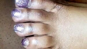 hey wanna see these toes wrapped tight around a throbbing cock?