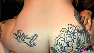 hot big ass ginger milf facesits for pussy licking then takes hard doggystyle and cowgirl pounding