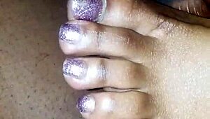 hey wanna see these toes wrapped tight around a throbbing cock?