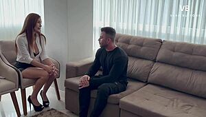 psicologa de culo grande atiende al cornudo paciente en roleplay caliente.