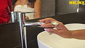 भाभी ने दर्द भरी स्पा मसाज में फुल एनल चुदाई सही!