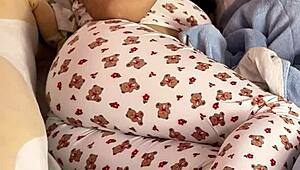 chubby latina babe farts loud on bed super natural 😩🍑💨