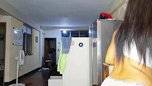 देखो इस रसीली चूत से दूध टपक रहा हैरान करने वाली उंगली चुदाई में?