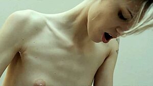 god i love sucking this amateur teen's cock then riding it hard 😩