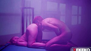 mi vecina colombiana con tetas enormes se deja follar por fotos y pies.