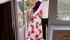 सौतेला बेटा ठंडी सौतेली मां को घर में गर्म करने बुलाता है