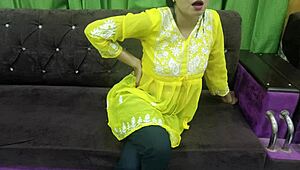 देसी नौकरानी मुल्किन उंगली करती फिर मनोज को गहरा चोदा गंदी हिंदी बातें