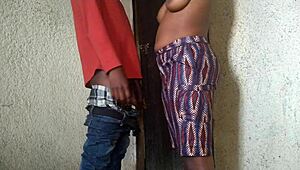 जब इच्छा हो तो इंतजार क्यों बस झुक जा उस मॉन्स्टर लंड की डॉगी चुदाई के लिए