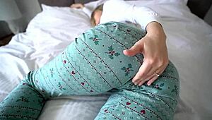 Step bro slips into sis's dream and creams her pussy tight