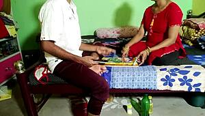 मास्टर जी ने हॉर्नी स्टूडेंट लड़की की स्कर्ट उठाई जोरदार हार्डकोर चुदाई काउगर्ल क्रीमपाई मोटा लंड चूची चूसा हिंदी चीखें