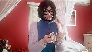 Chantal squirts wildly with her new sex toy