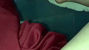 heating up her soaked pussy with a blow dryer in the toilet 💦🚽