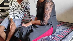 बंगाली नौकरानी भाभी की चूत कॉलेज बॉय ने अचानक जोरदार उंगली से रगड़ी