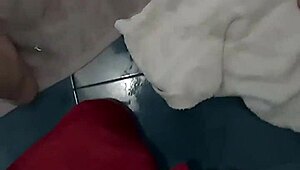 heating up her soaked pussy with a blow dryer in the toilet 💦🚽