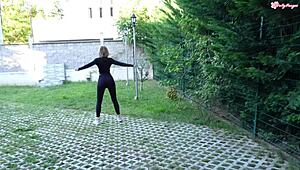 sporty teen fucks neighbor guy hard in backyard quickie cum!!