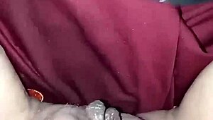 heating up her soaked pussy with a blow dryer in the toilet 💦🚽