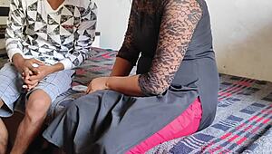 बंगाली नौकरानी भाभी की चूत कॉलेज बॉय ने अचानक जोरदार उंगली से रगड़ी