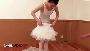 Ever seen a wild Japanese ballerina JAV star take a massive creampie finish?