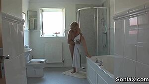 uk mature adulteress sonia reveals her massive tits now!