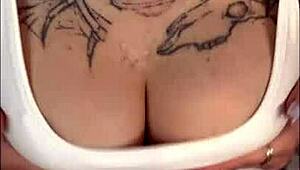 muscular bodybuilder babe gets sperm load in her upside down pose after hot 1 on 1 session