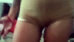 her big tits papaya pops out while masturbating and she teases not to grab it 😏🍈