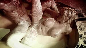 😍 savannah gold's big tits bounce in food fuck frenzy!