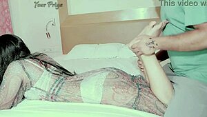 हाय मालकिन तेरी देसी नौकर ने डांट के बाद डॉगीस्टाइल चोदा हिंदी में