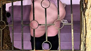 mi vecina culona colombiana me provoca flashing wet big pussy