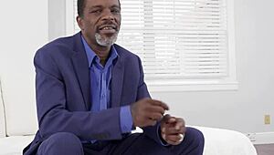 Harley King Teases Richard Mann's Ass with Oiled Rimjob and Ball Licking Urge