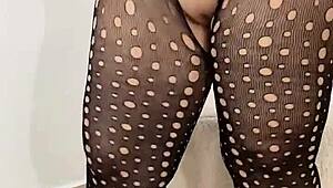 बड़ी गांड वाली ब्लोंड मैच्योर लिंगरी में रिस्की क्रीमपाई सिडक्शन