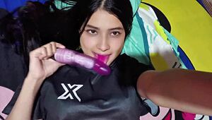 colombiana housewife teases her juicy pussy with toys at home