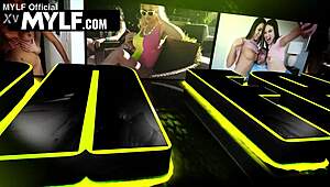 SHARING THIS FREEUSE MILF AT THE RESTAURANT DESK!