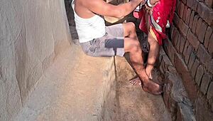 इंडियन सौतेली बहन बॉयफ्रेंड से चुपके मोटे लंड की टाइट चुदाई के लिए भागी