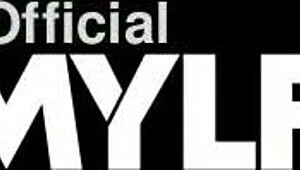 SHARING THIS FREEUSE MILF AT THE RESTAURANT DESK!