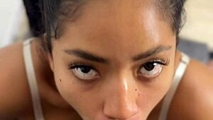 सौतेली बहन स्टेपब्रो के मॉन्स्टर लंड की डिमांड कर रफ चुदाई मांग रही