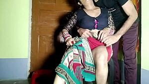 हॉर्नी लैंडलेडी को इम्प्रेस कर डॉगीस्टाइल में जोरदार चोदा