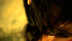 सेंसुअल ब्रूनेट बॉलीवुड बेब टीज स्ट्रिप डांस एरोटिक न्यूड