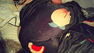 सौतेली बेटी के कमरे में घुसा सोती देखा फिर सुबह गहरी क्रीमपाई पंप की