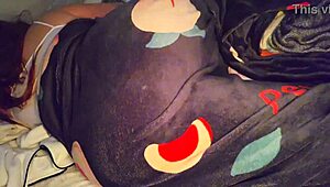 सौतेली बेटी के कमरे में घुसा सोती देखा फिर सुबह गहरी क्रीमपाई पंप की