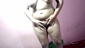 देसी गर्लफ्रेंड की बड़ी लटकी चुचियां चूत की जोरदार चुदाई घरेलू