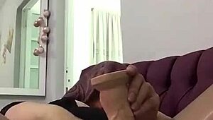 mature babe fingers herself to ecstasy