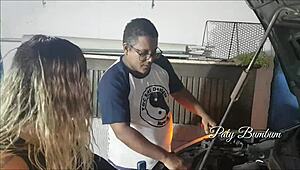 BIG ASS Latina Amateurs Break Car in Favela Reality Fetish