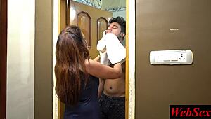 देसी लड़की प्रेमी से मिली रोमांटिक आउटडोर चुदाई के लिए 😍💋